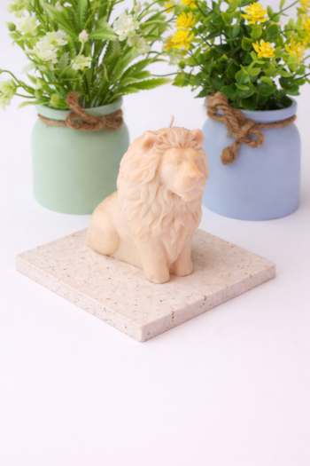 Handgemachte Löwen Kerze – Detailreiche Tierfigur aus Wachs | Elegante Deko & Geschenkidee