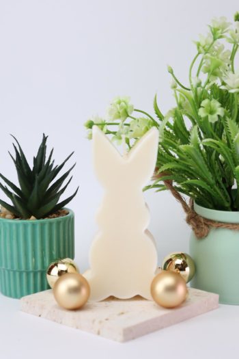 Handgemachte Osterhase Silhouette Kerze – Minimalistische Creme Deko | Modern & Frühlingshaft