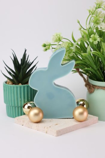 Handgemachte Osterhase Silhouette Kerze – Pastellblau | Minimalistische Frühlingsdeko