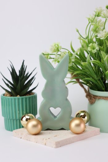 Handgemachte Osterhase Silhouette Kerze mit Herz – Mintgrün | Minimalistische Frühlingsdeko