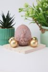 Handgemachte Ornament Osterei Kerze mit Hase – Rosé Mauve | Luxuriöse Osterdeko