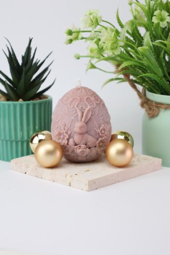 Handgemachte Ornament Osterei Kerze mit Hase – Rosé Mauve | Luxuriöse Osterdeko