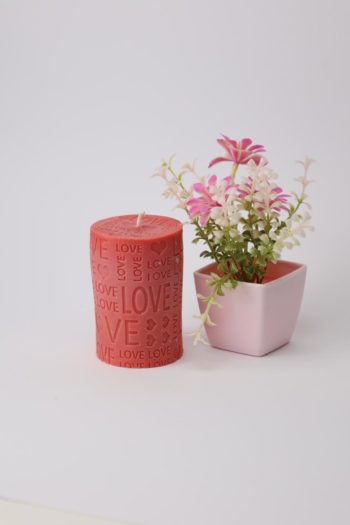 LOVE Kerze – Handgemachte rote Kerze mit Herz- & Love-Prägung | Romantische Deko & Geschenkidee