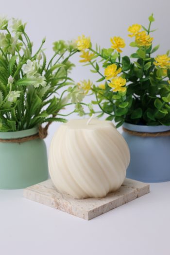 Handgemachte Spiral‑Design Kerze – Cremige Duftfreie Deko-Kerze | Modern & Elegant